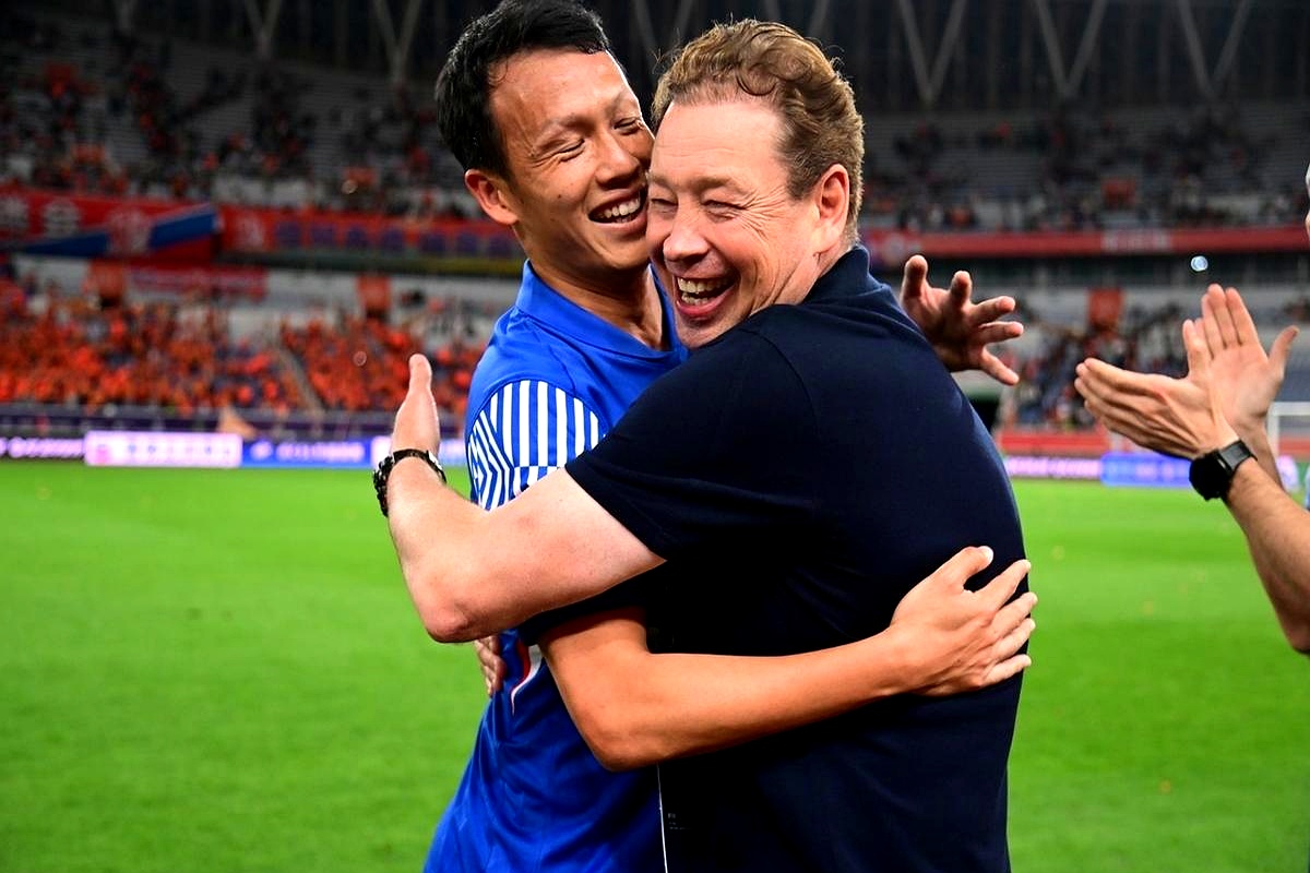 上海申花围绕国王杯官宣签约巴塞罗那围绕CBA季后赛主帅复盘，阿斯顿维拉刷新队史纪录备战意大利杯瞬间刷屏的简单介绍